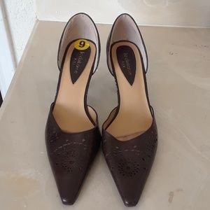 Lliz Claiborne shoes